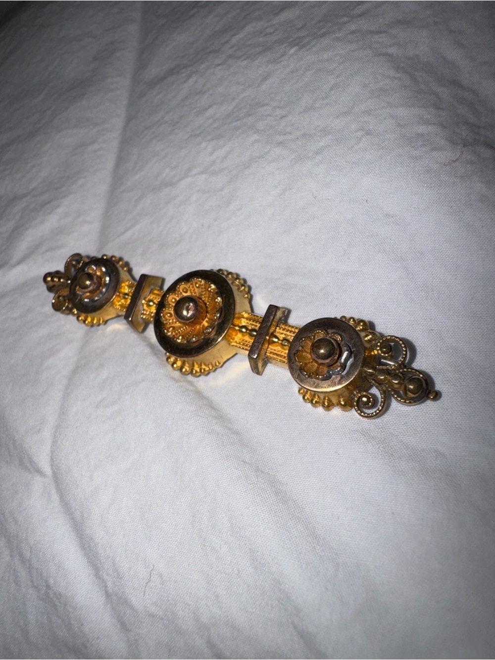 Fits all Criteria for (1837–1901) Victorian Gold-Tone Decorative Bar Brooch